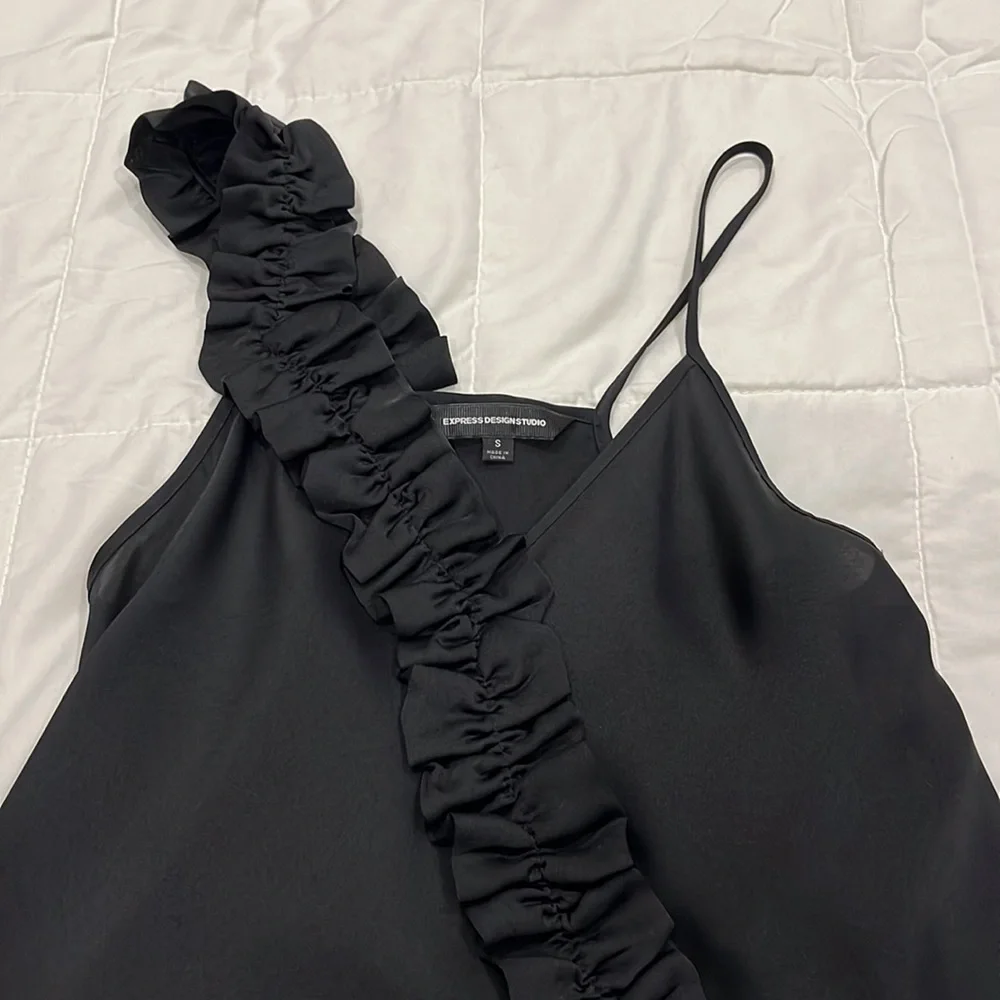 Express Ruffle Cami - Picture 2 of 3